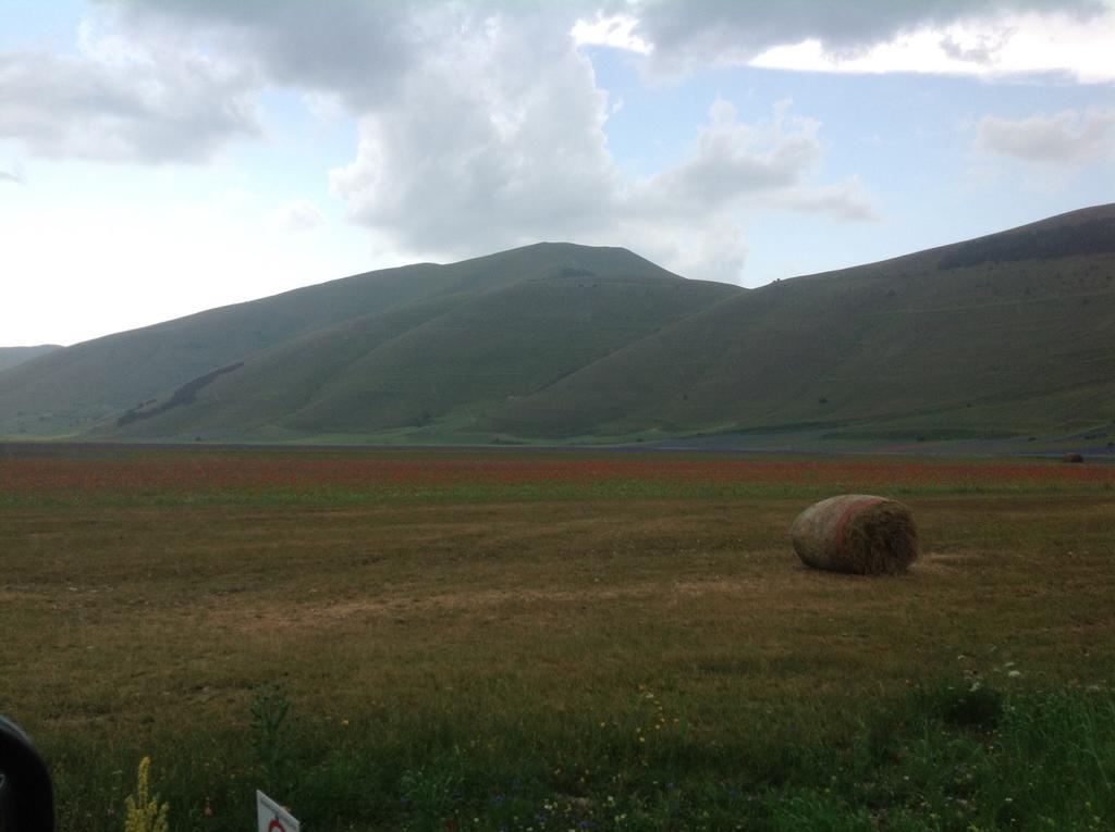 Locanda Cacio Re Vallo di Nera Esterno foto