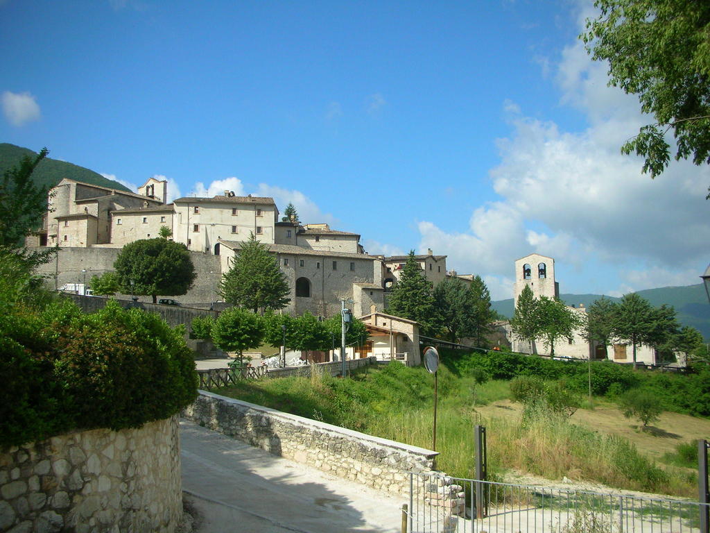 Locanda Cacio Re Vallo di Nera Esterno foto