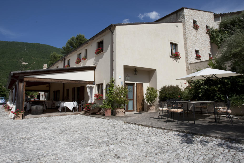 Locanda Cacio Re Vallo di Nera Esterno foto